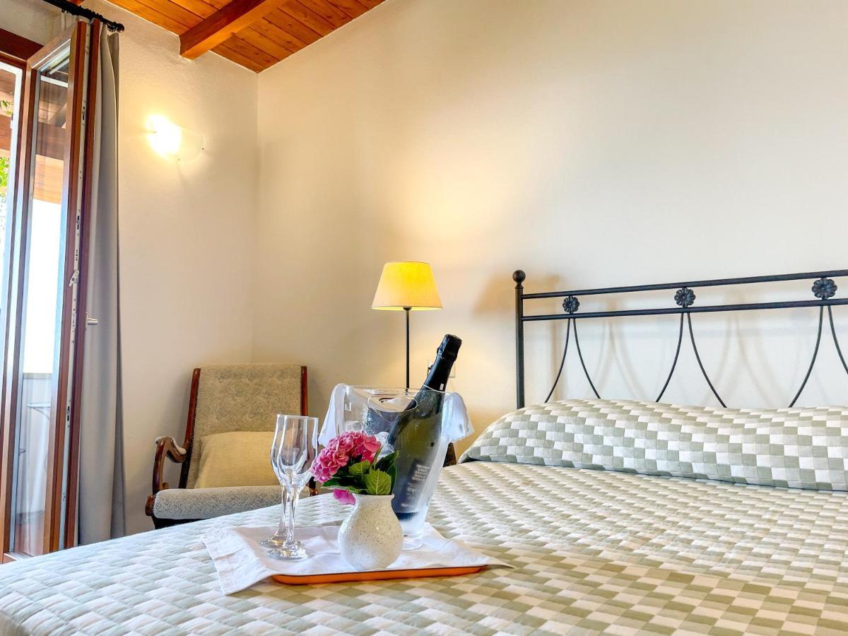 Il Capanno Hotel Pietra Ligure Luaran gambar