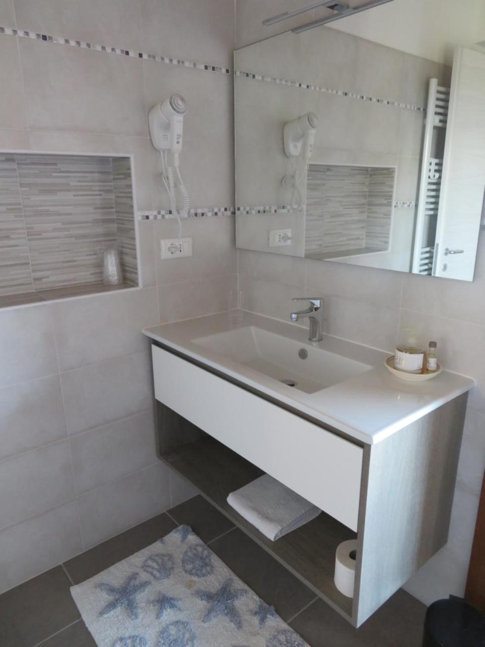 Il Capanno Hotel Pietra Ligure Luaran gambar